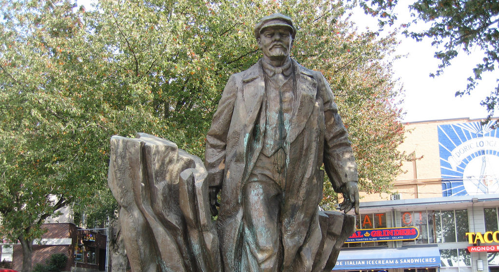 Southern cities tear down Confederate statues while Seattle's Lenin