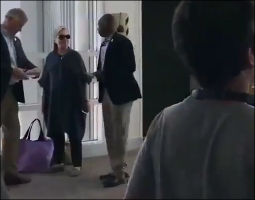 VIDEO: Hillary keeps distance from Deplorables as she flies commercial ...
