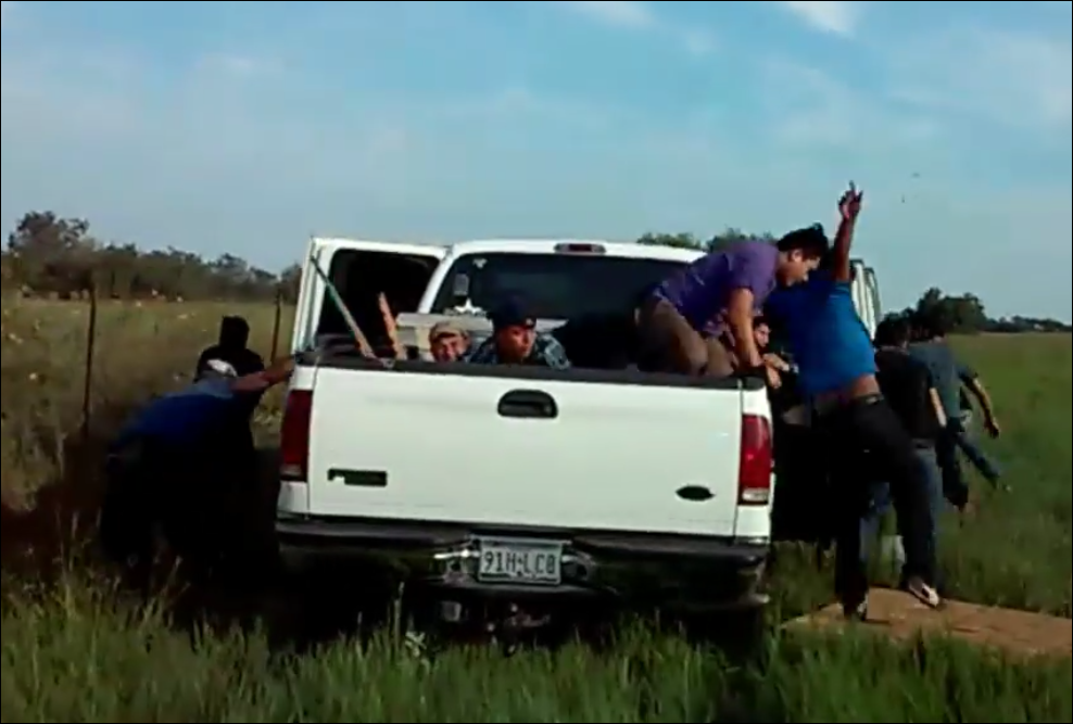 VIDEO 22 illegals pour out of pickup truck in 11 seconds after fleeing