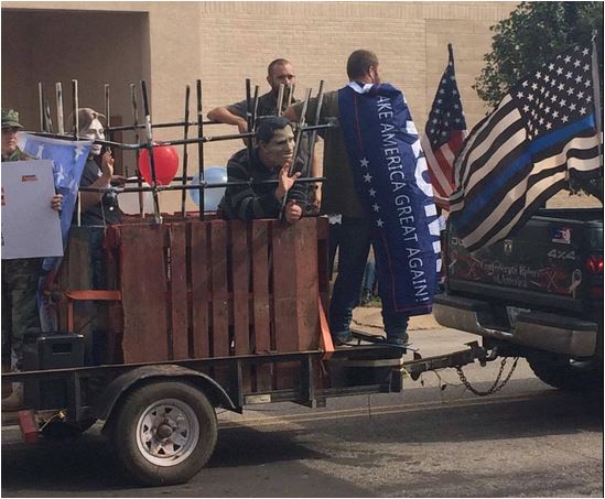 hillary-obama-texas-parade-prison