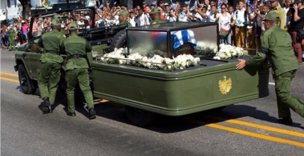 PHOTO: Fidel Castro hearse breaks down - pushed through streets - TheAmericanMirror.com